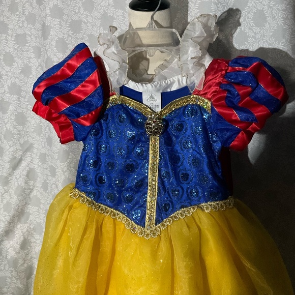 Disney Snow White Costume - Picture 5 of 5